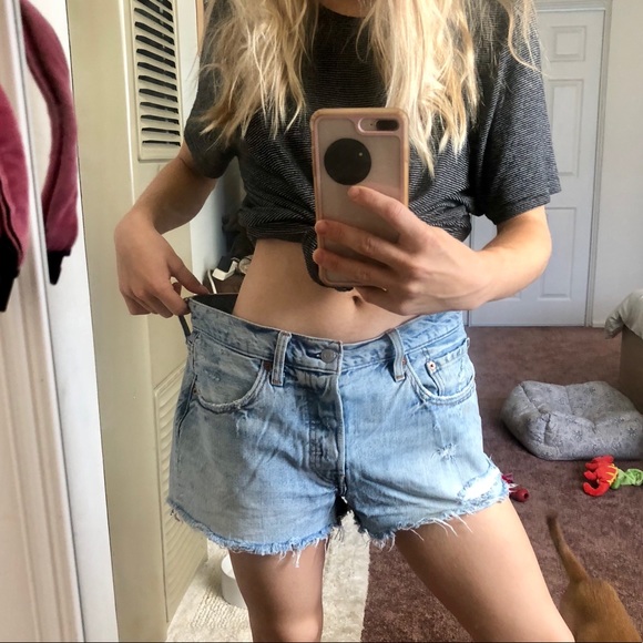 LEVIS 501 Distressed Cut Off Shorts - Picture 5 of 8